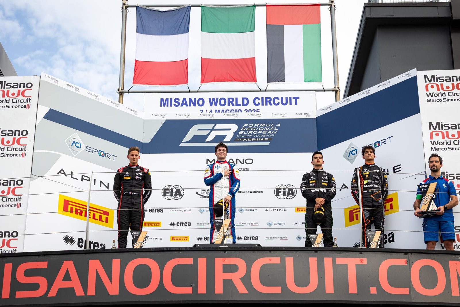 راشد الظاهري يحرز المركز الثالث في بطولة الفورمولا الإقليمية الأوروبية 1 راشد الظاهري يحرز المركز الثالث في بطولة الفورمولا الإقليمية الأوروبية