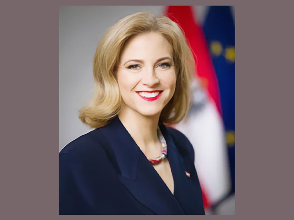 وزيرة خارجية النمسا تدعو إسرائيل وإيران إلى خفض التصعيد