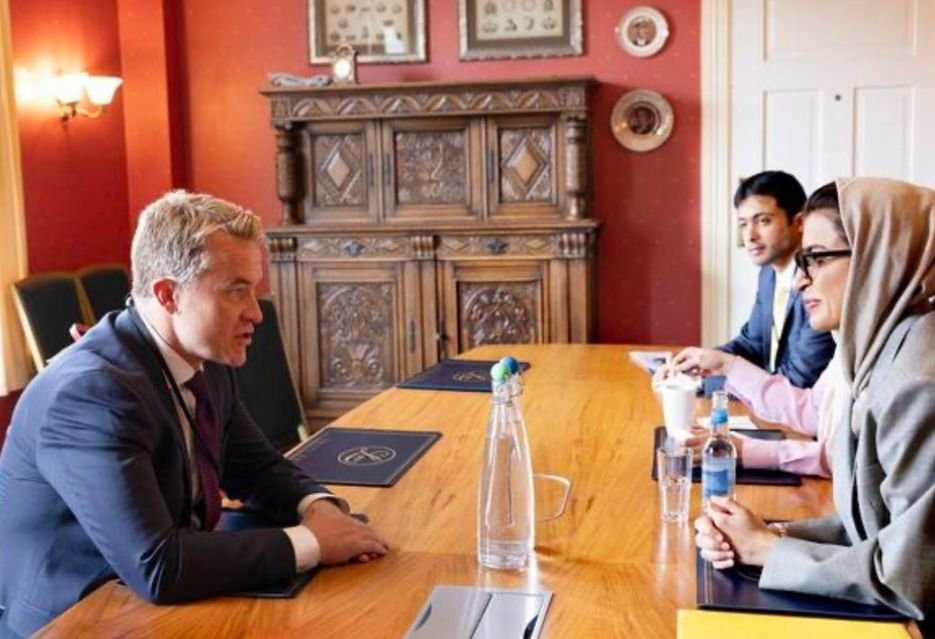 نورة الكعبي تشارك في منتدى أوسلو 2025