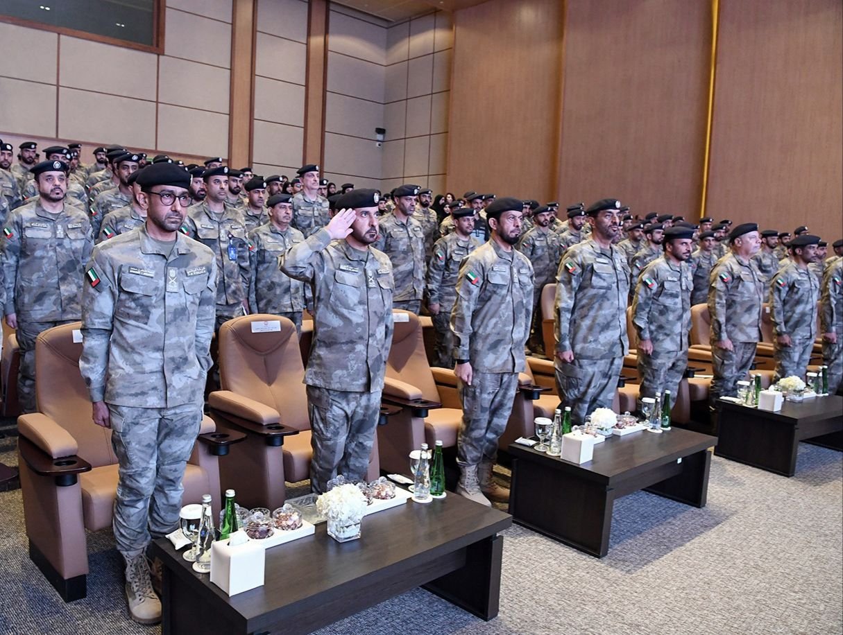 شرطة أبوظبي تستعرض إنجازات الذكاء الاصطناعي بالملتقى القيادي لعام2025