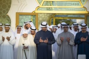 رئيس الدولة يؤدي صلاة عيد الأضحى في جامع الشيخ زايد في أبوظبي