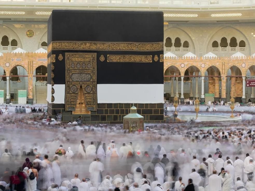 حجاج بيت الله الحرام يؤدون طواف الإفاضة في أجواء إيمانية وخدمات متكاملة