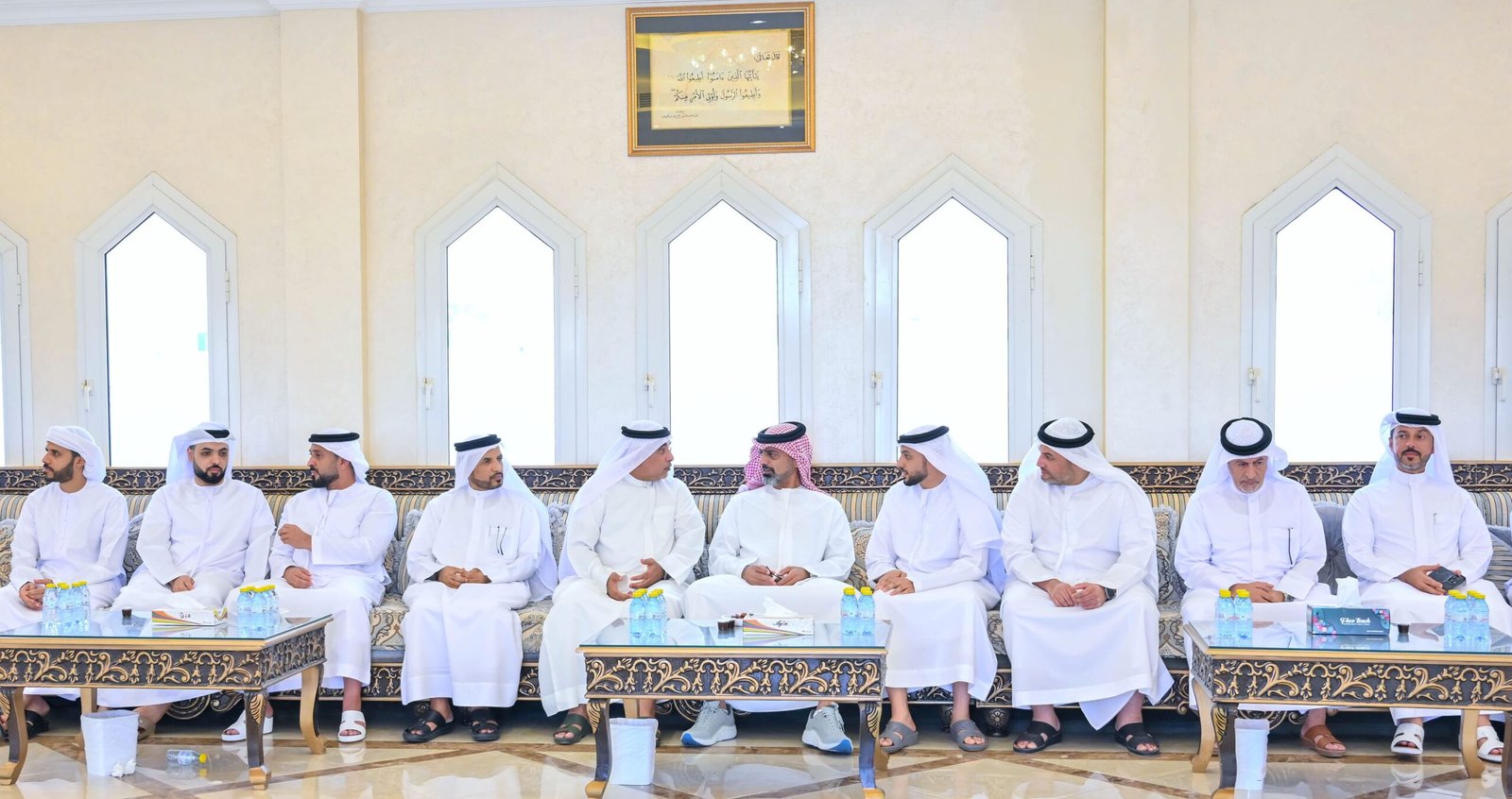 عمار بن حميد يقدم واجب العزاء في وفاة خليفة جاسم الشامسي 1 عمار بن حميد