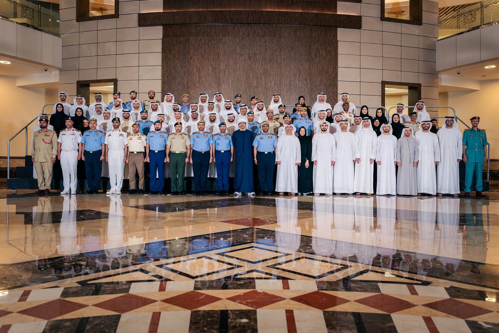 عبدالله بن زايد يستقبل وفد منتسبي دورة الدفاع الوطني الـ 12 1 عبدالله بن زايد يستقبل وفد منتسبي دورة الدفاع الوطني الـ 12