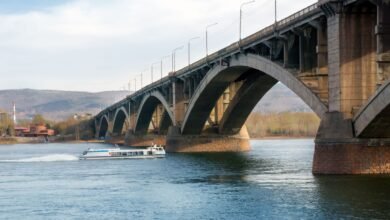 تسرب نفطي على طول 30 كم في نهر ينيسي جنوب وسط روسيا