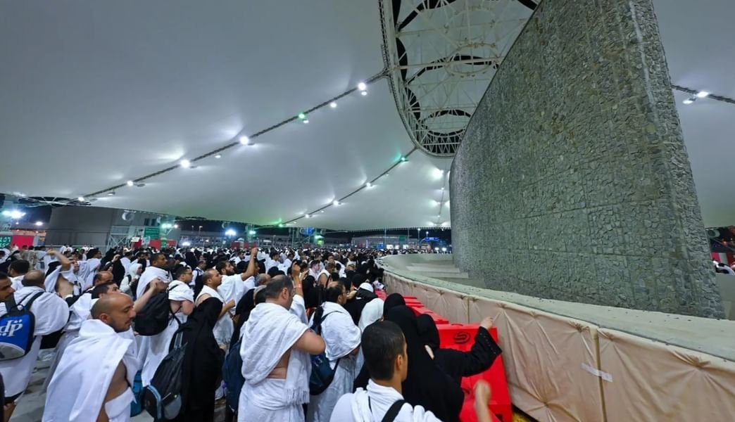 مشعر منى يستقبل حجاج بيت الله الحرام لرمي جمرة العقبة