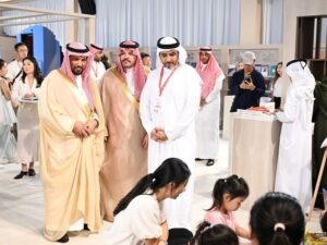 وفد سعودي يزور جناح الإمارات بمعرض بكين الدولي للكتاب 2 وفد سعودي يزور جناح الإمارات بمعرض بكين الدولي للكتاب