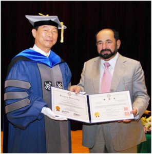 دارة سلطان القاسمي تستذكر حصول حاكم الشارقة على الدكتوراه الفخرية من جامعة هانيانج الكورية الجنوبية