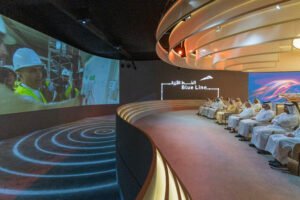 محمد بن راشد يشهد الاحتفال بوضع حجر الأساس لبدء تنفيذ الخط الأزرق لمترو دبي