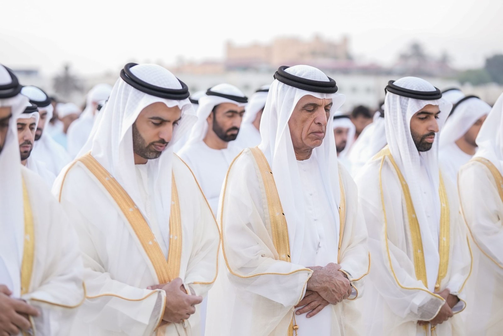 سعود بن صقر يؤدي صلاة عيد الأضحى المبارك بمصلّى العيد الكبير في خزام 1 سعود بن صقر