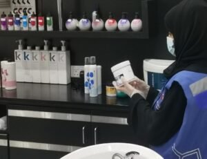 دائرة البلديات والنقل متمثلة ببلدية مدينة أبوظبي تدعو مراكز التجميل وصالونات الحلاقة للالتزام بمتطلبات الصحة العامة 2 دائرة البلديات والنقل متمثلة ببلدية مدينة أبوظبي تدعو مراكز التجميل وصالونات الحلاقة للالتزام بمتطلبات الصحة العامة