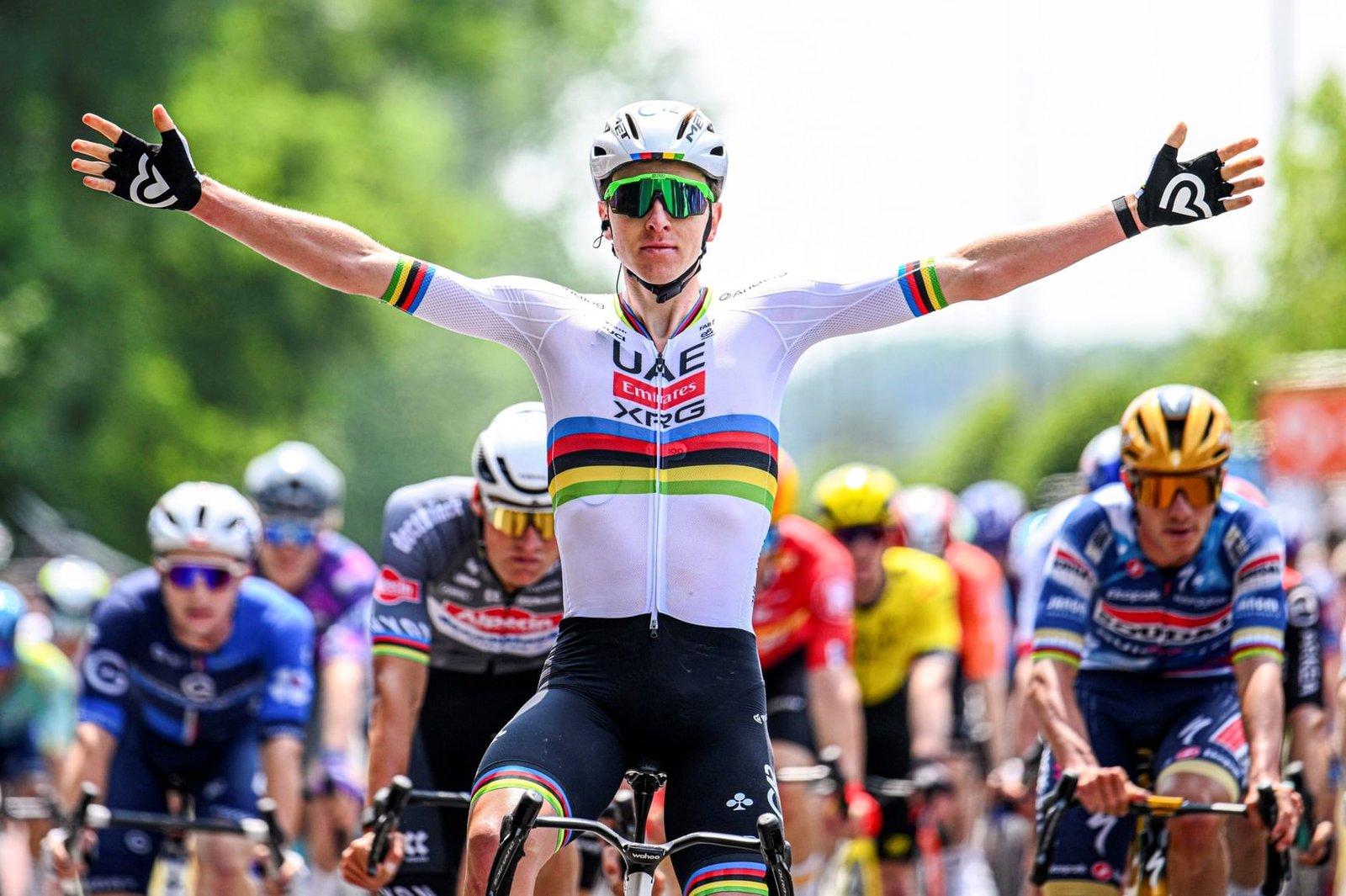 بوجاتشار وأوليفيرا يقودان "الإمارات للدراجات" لانتصارين في فرنسا وسلوفينيا