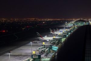 مطارات دبي و"الاتحاد لخدمات الطاقة" توقعان اتفاقية لاستكمال مشروع تحديث أنظمة الإضاءة في مطاري دبي وآل مكتوم