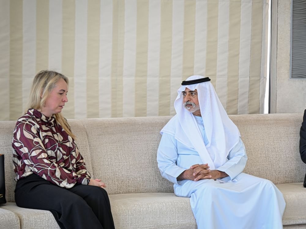 نهيان بن مبارك يستقبل سفيرة إستونيا