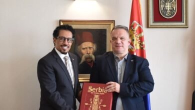 سفير الإمارات يلتقي بوزير التعليم الصربي
