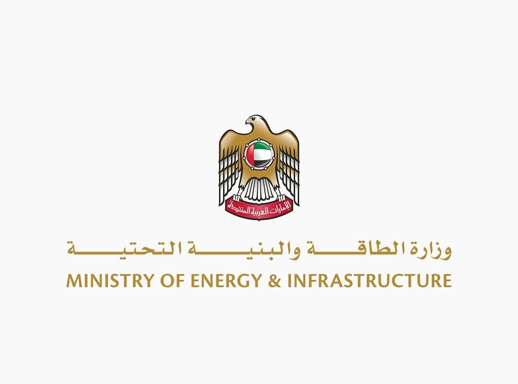 بسبب سوء تقدير المسار الملاحي.. تصادم سفينتين قبالة سواحل الإمارات 1 تصادم سفينتين