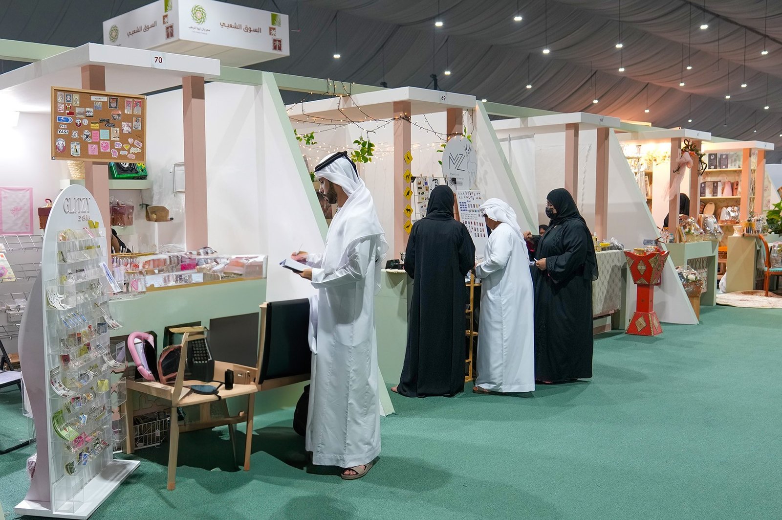 محلات متخصصة للمنتجات التراثية والزراعية والرطب.. مهرجان "ليوا" يفتح باب المشاركة في السوق الشعبي 1 ليوا