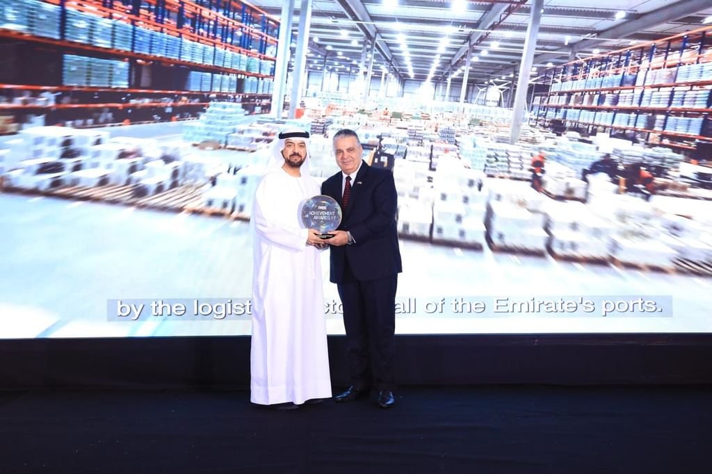 جمارك دبي تفوز بجائزة أفضل دائرة جمركية في الشرق الأوسط 1 جمارك دبي تفوز بجائزة أفضل دائرة جمركية في الشرق الأوسط