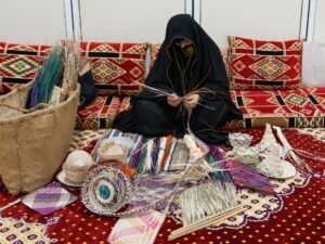 هيئة أبوظبي للتراث تطلق برنامج "حشمة وأناقة" احتفاءً بتراث المرأة الإماراتية