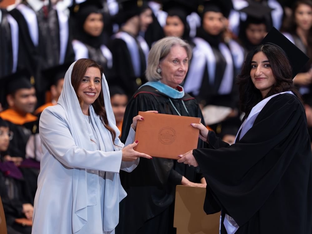 أمريكية الشارقة تحتفل بتخريج دفعة "ربيع 2025"