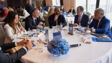 المكتب الوطني للإعلام يواصل جولاته التحضيرية لقمة "بريدج" بتنظيم طاولة مستديرة في لندن