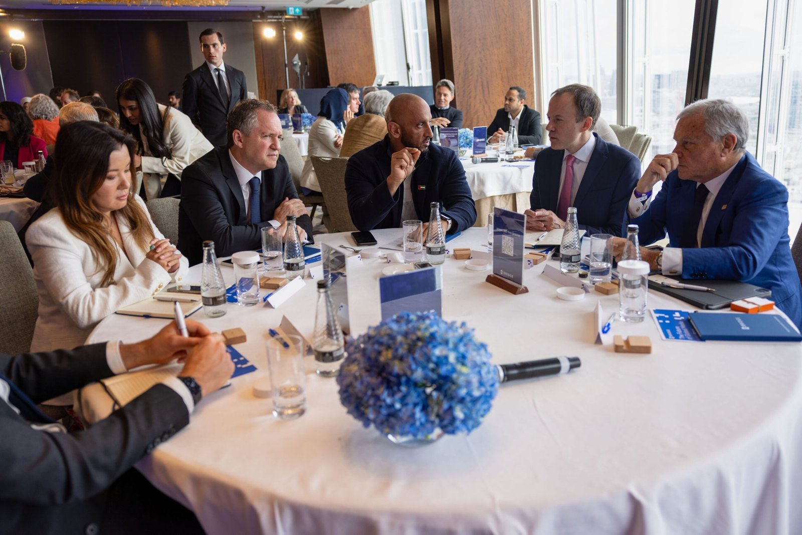 المكتب الوطني للإعلام يواصل جولاته التحضيرية لقمة "بريدج" بتنظيم طاولة مستديرة في لندن