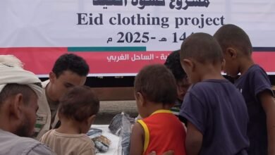 "الهلال الأحمر" تدعم مشروع كسوة العيد في الحديدة وتعز باليمن