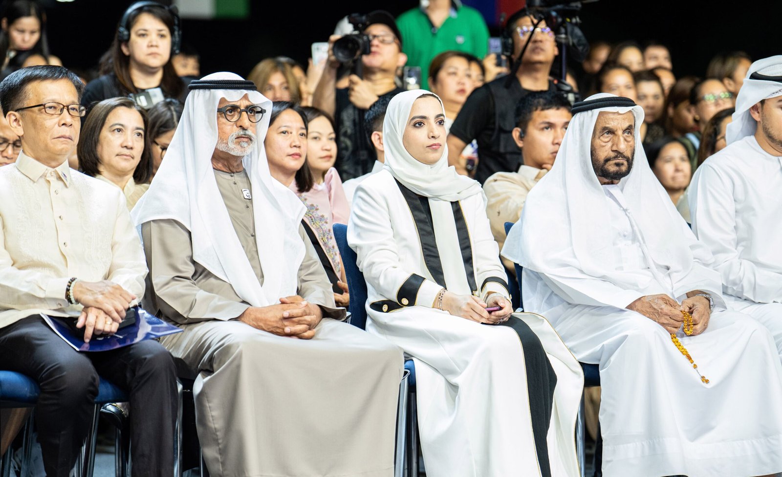 بحضور أكثر من 40 ألف شخص من أبناء الجالية الفلبينية بالدولة.. نهيان بن مبارك يشهد احتفالاً جماهيرياً بمناسبة مرور 127 عاماً على استقلال الفلبين 1 بحضور أكثر من 40 ألف شخص من أبناء الجالية الفلبينية بالدولة.. نهيان بن مبارك يشهد احتفالاً جماهيرياً بمناسبة مرور 127 عاماً على استقلال الفلبين