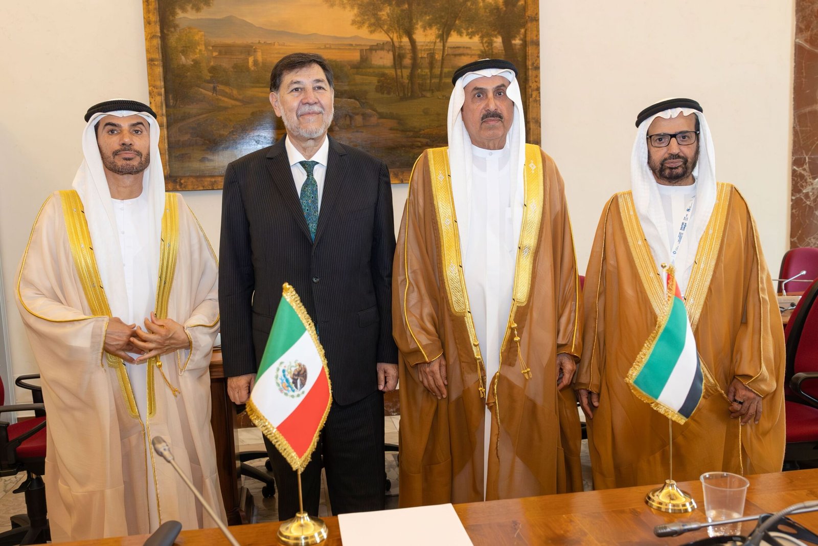 صقر غباش يبحث تعزيز العلاقات البرلمانية مع رئيس مجلس الشيوخ المكسيكي 1 صقر غباش