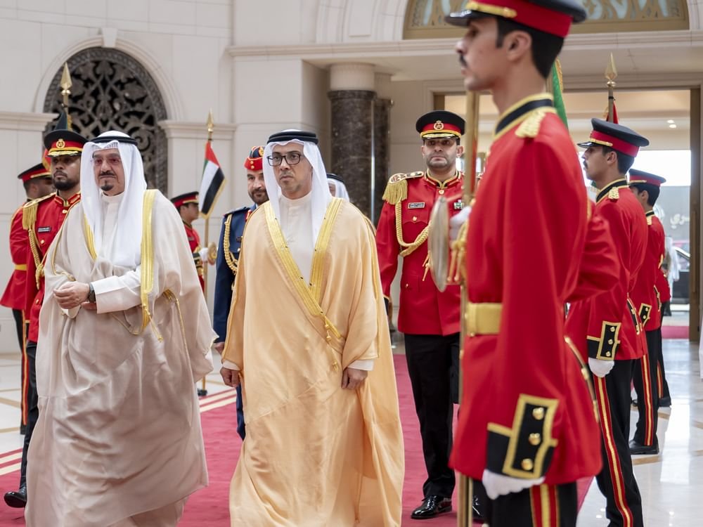 منصور بن زايد يغادر الكويت في ختام زيارته الرسمية 1 منصور بن زايد يغادر الكويت في ختام زيارته الرسمية