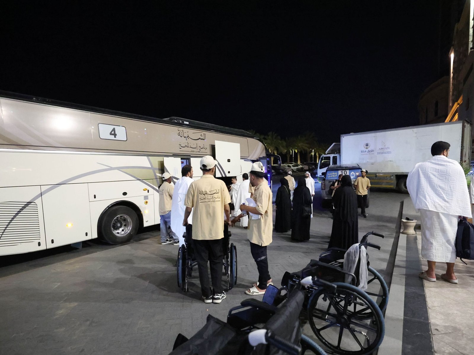 حجاج برنامج “الشبهانة” يصلون إلى الأراضي المقدسة ويواصلون أداء مناسكهم بكل يسر