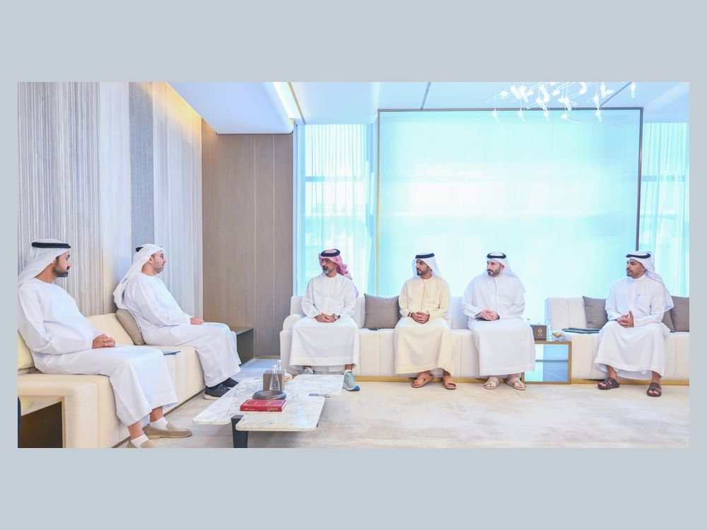 عمار بن حميد يستقبل وفدا من "قطارات الاتحاد" .. ويطلع على شبكة السكك الحديدية الوطنية وخططها المستقبلية 1 عمار بن حميد يستقبل وفدا من "قطارات الاتحاد" .. ويطلع على شبكة السكك الحديدية الوطنية وخططها المستقبلية