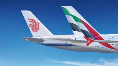 طيران الإمارات و"إير تشاينا" توقعان مذكرة لتوسيع اتفاقية تبادل الرموز