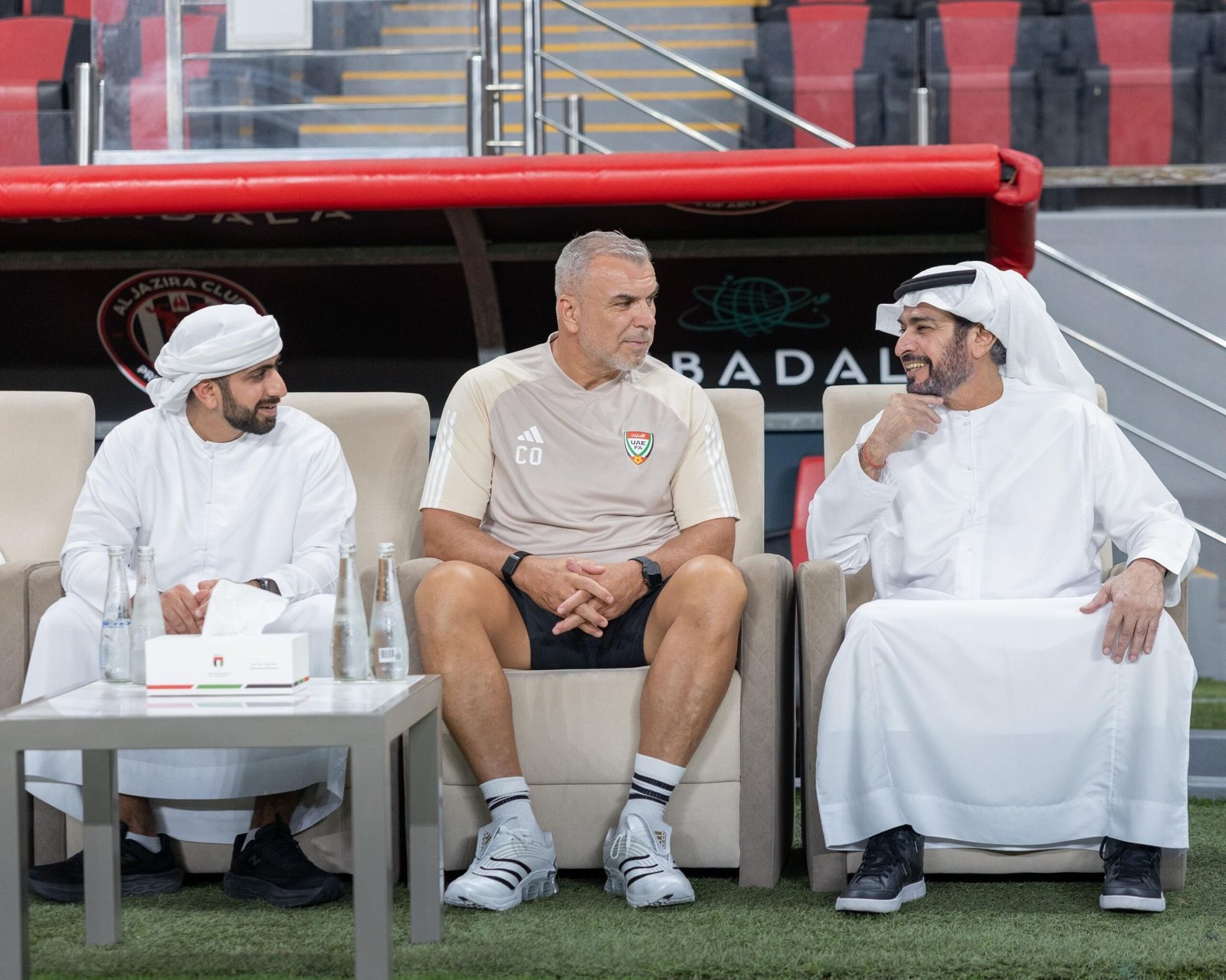 حمدان بن مبارك يؤكد ثقته بعناصر المنتخب ويطالبهم بأفضل أداء أمام منتخب أوزبكستان