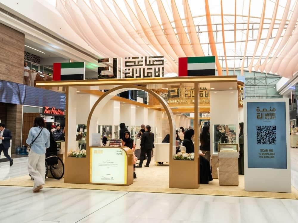 20 مصممة إماراتية تستعرضن تصاميم مستوحاة من البيئة المحلية خلال معرض الساعات