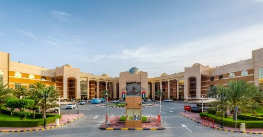 قرينة حاكم عجمان تشهد تخريج الفوج الثاني من "دفعة عام 2025" لطالبات جامعة عجمان 1 قرينة حاكم عجمان تشهد تخريج الفوج الثاني من "دفعة عام 2025" لطالبات جامعة عجمان
