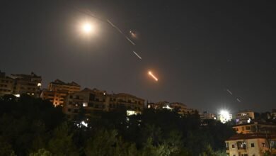 إيران وإسرائيل تتبادلان الضربات وأمريكا وبريطانيا تتحدثان عن فرصة للسلام
