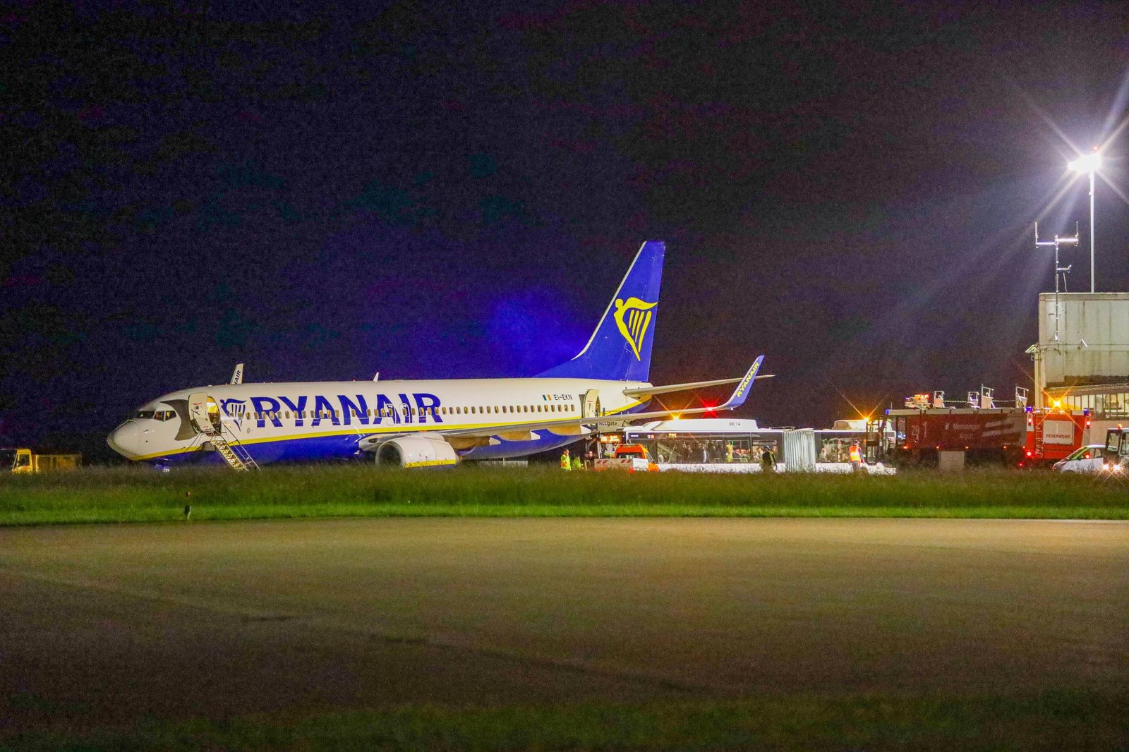 9 مصابين في هبوط اضطراري لطائرة في ألمانيا