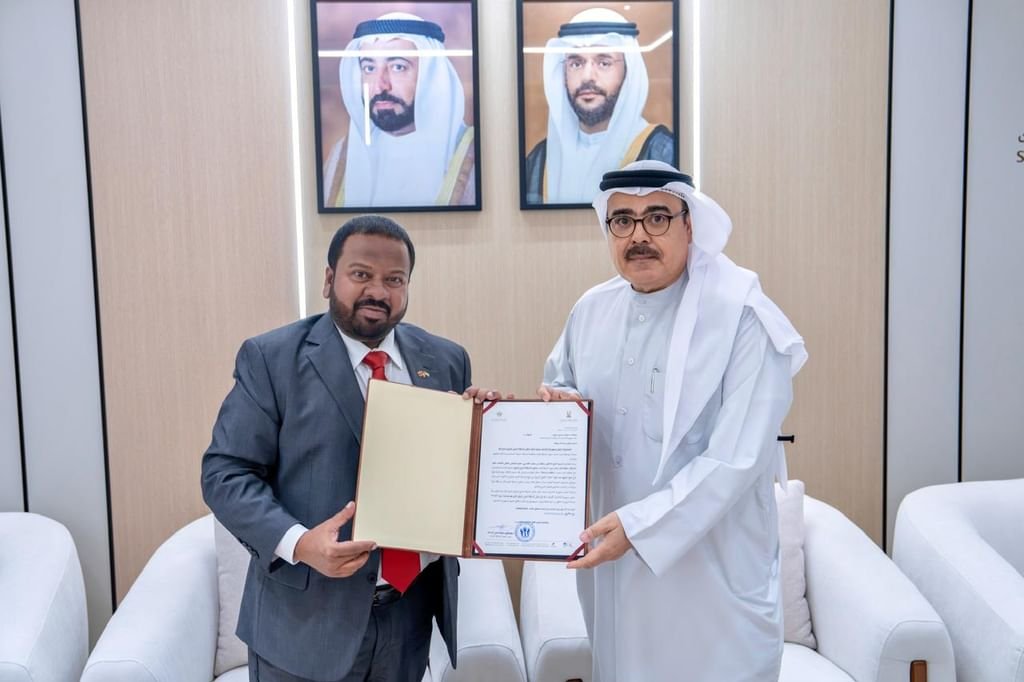 "الشارقة للتراث" يبحث تعزيز التعاون الثقافي مع المالديف 1 "الشارقة للتراث" يبحث تعزيز التعاون الثقافي مع المالديف
