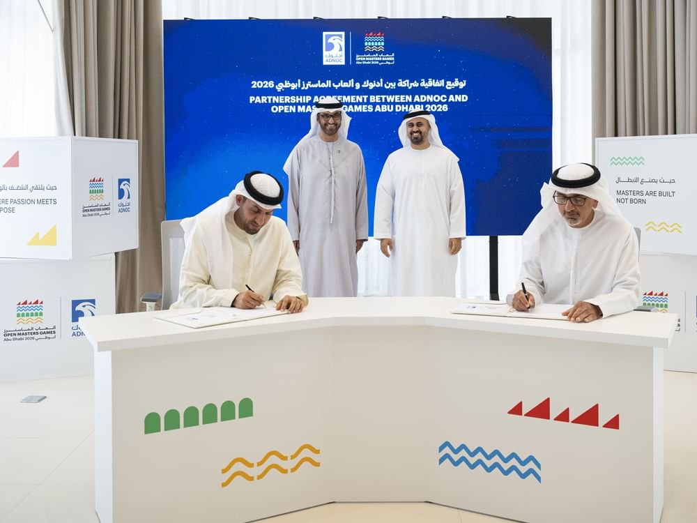 ذياب بن محمد بن زايد يشهد توقيع اتفاقية بين ألعاب الماسترز أبوظبي 2026 و«أدنوك»