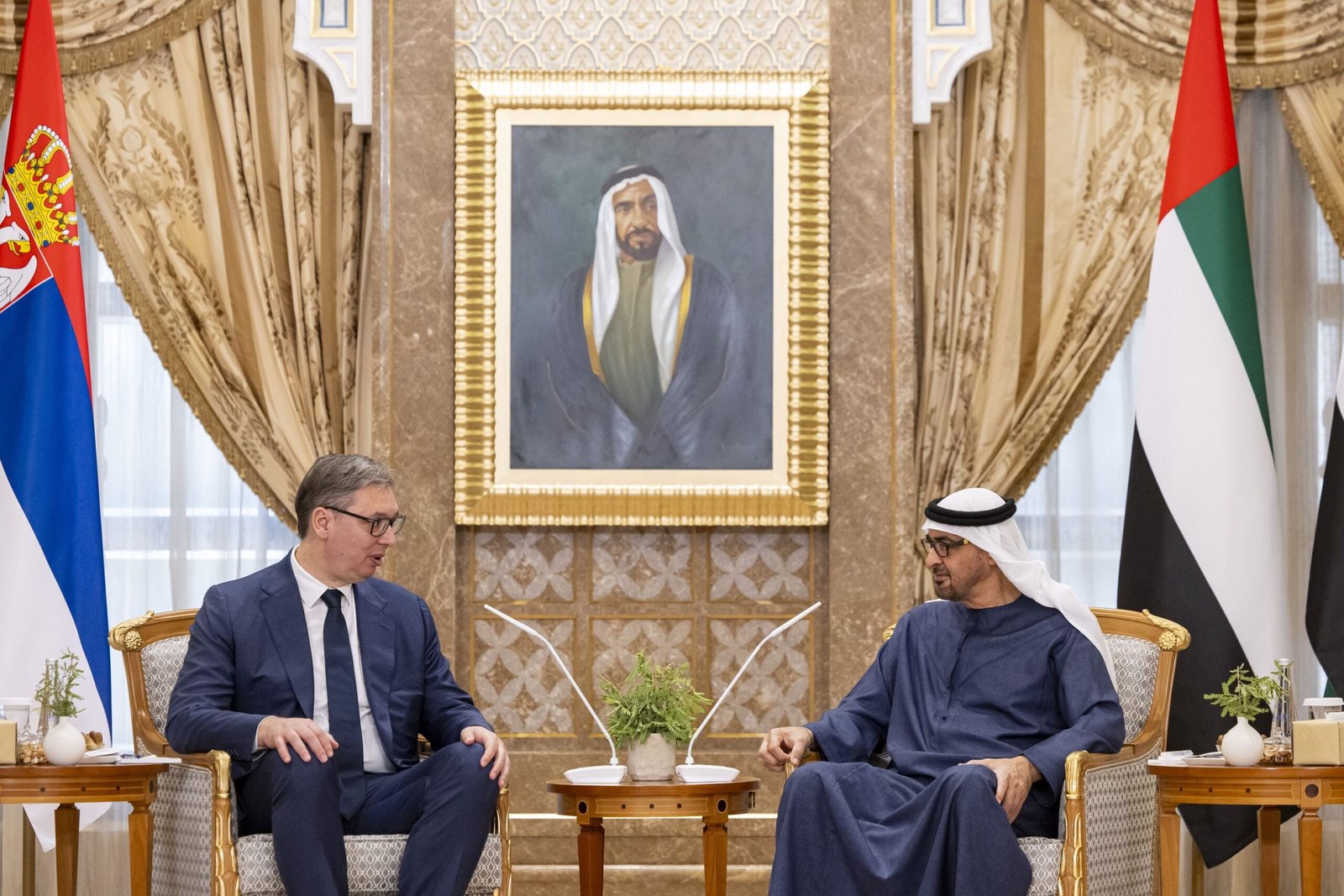رئيس الدولة والرئيس الصربي يبحثان تعزيز علاقات التعاون بين البلدين 1 رئيس الدولة
