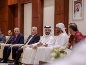سلطان بن أحمد القاسمي يلتقي فريق جامعة الشارقة المشارك في مونديال الجامعات
