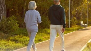 المشي.. وسيلة فعّالة لتعزيز صحة القلب والمزاج